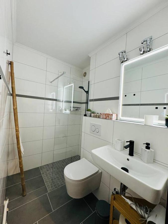 Klassen Stay - Design Studio In 11 Etage - Tolle Aussicht - Sauna, Pool - Netflix Lahnstein Zewnętrze zdjęcie