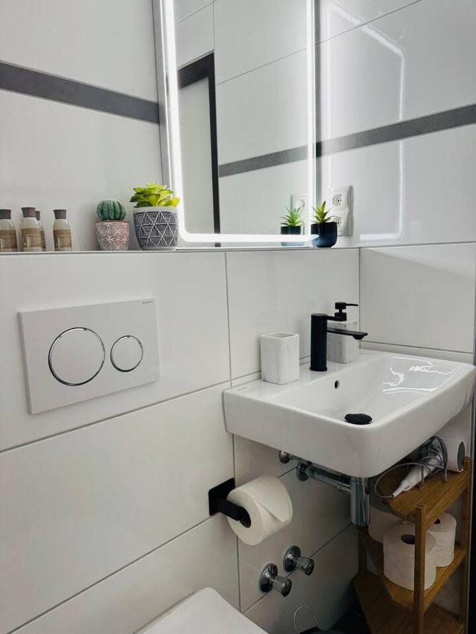 Klassen Stay - Design Studio In 11 Etage - Tolle Aussicht - Sauna, Pool - Netflix Lahnstein Zewnętrze zdjęcie